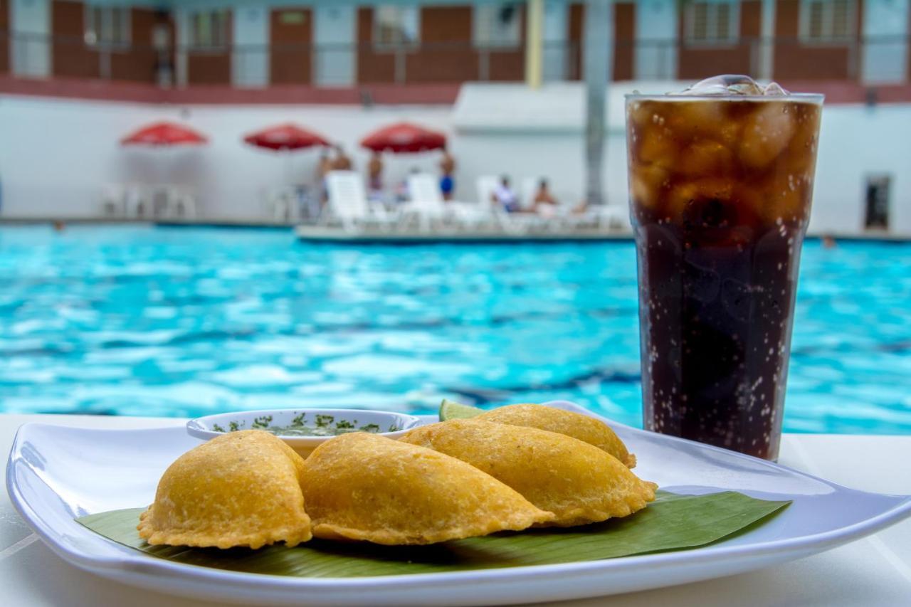 Hotel La Luna Santiago de Cali Екстер'єр фото